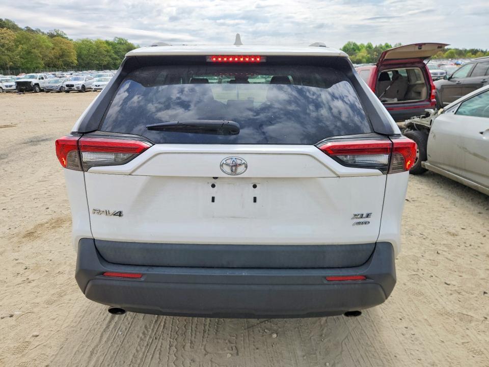 2019 TOYOTA RAV4 XLE — Фото 6 из 13
