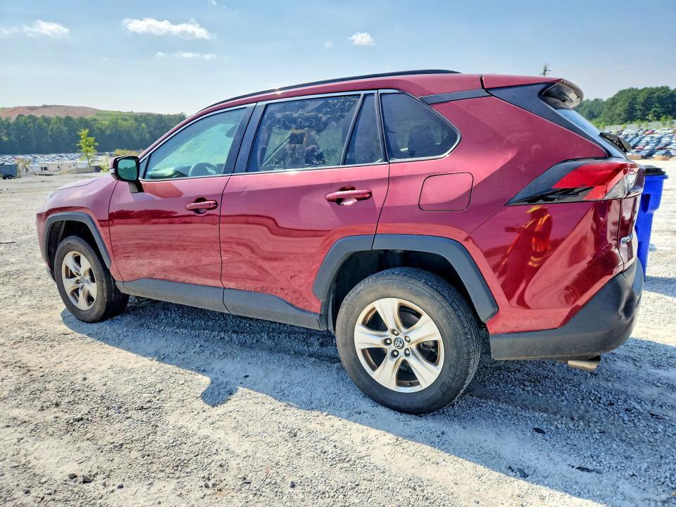2019 TOYOTA RAV4 XLE — Фото 2 из 13