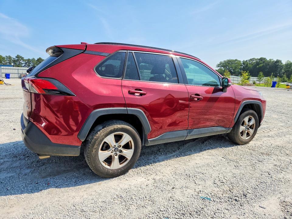 2019 TOYOTA RAV4 XLE — Фото 3 из 13