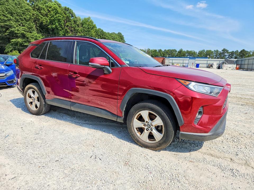 2019 TOYOTA RAV4 XLE — Фото 4 из 13