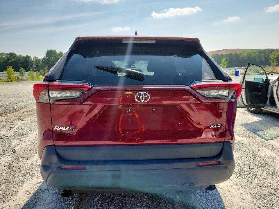 2019 TOYOTA RAV4 XLE — Фото 6 из 13
