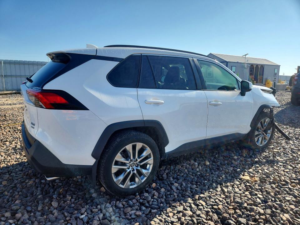 2019 TOYOTA RAV4 XLE PREMIUM — Фото 3 из 13
