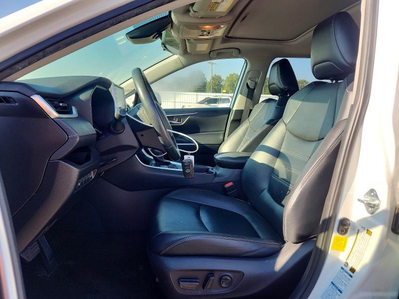 2019 TOYOTA RAV4 XLE PREMIUM — Фото 7 из 13
