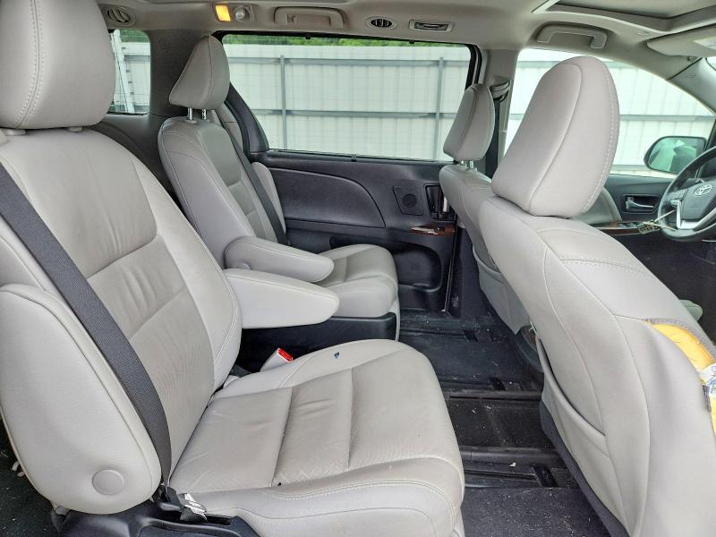 2019 TOYOTA SIENNA LIMITED 7-PASSENGER — Фото 11 из 13