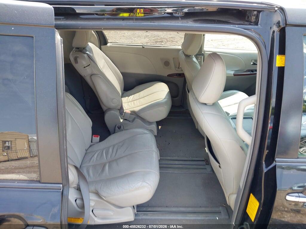 5TDYK3DC4BS109497 2011 TOYOTA SIENNA photo no. 8