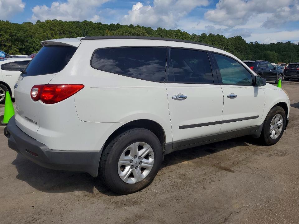 1GNLREED0AS117926 2010 CHEVROLET TRAVERSE photo no. 3