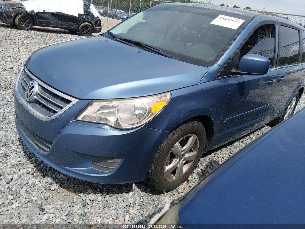 2V4RW3DG4BR805058 2011 VOLKSWAGEN ROUTAN photo no. 2