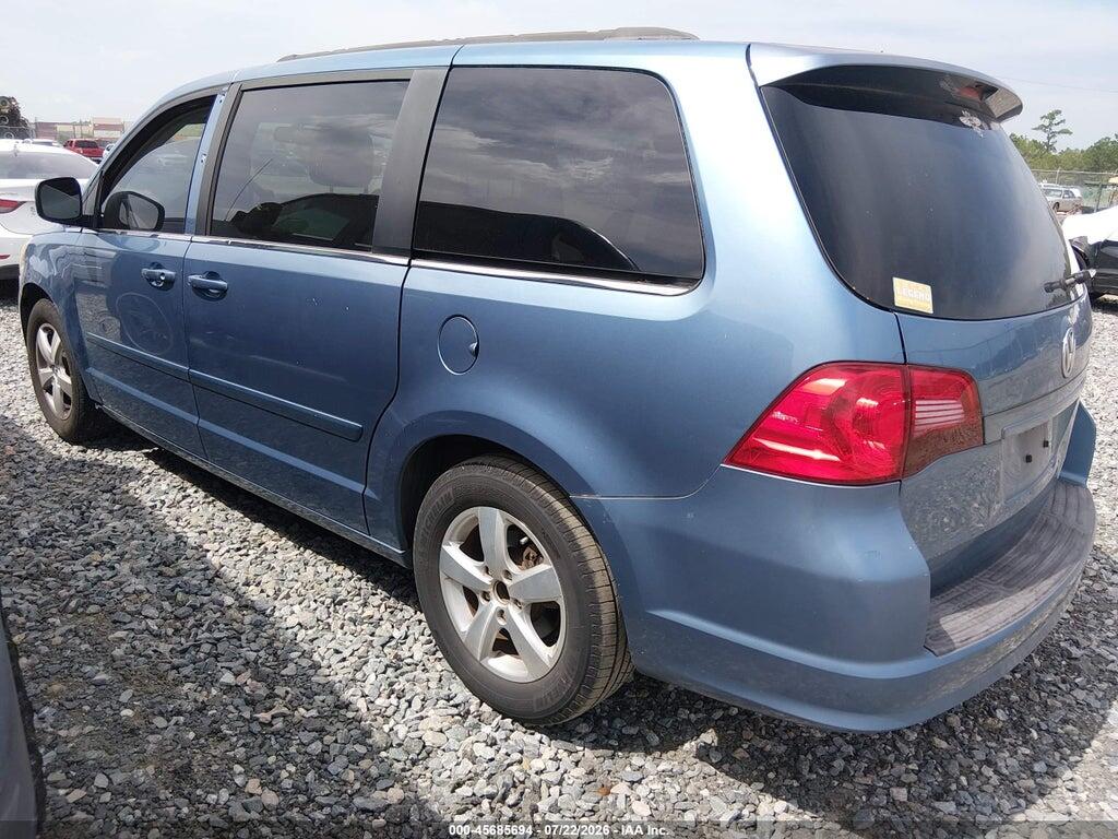 2V4RW3DG4BR805058 2011 VOLKSWAGEN ROUTAN photo no. 3