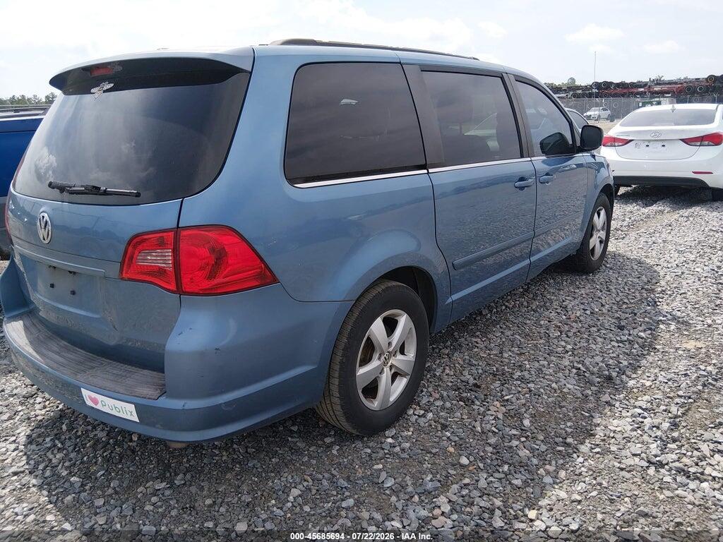 2V4RW3DG4BR805058 2011 VOLKSWAGEN ROUTAN photo no. 4