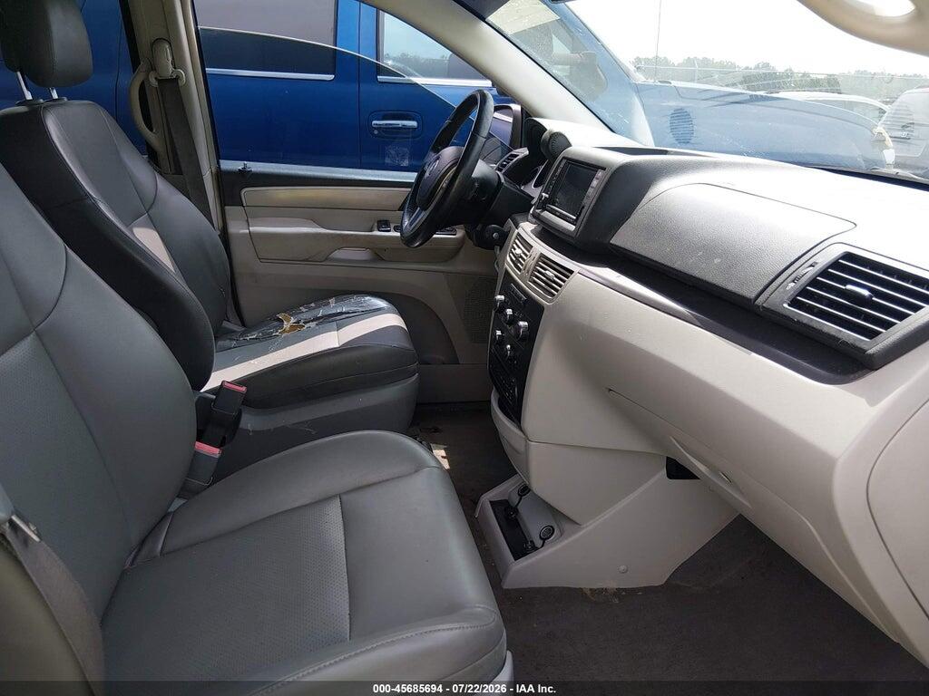2V4RW3DG4BR805058 2011 VOLKSWAGEN ROUTAN photo no. 5