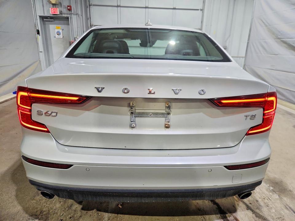2019 VOLVO S60 T5 MOMENTUM — Фото 6 из 12