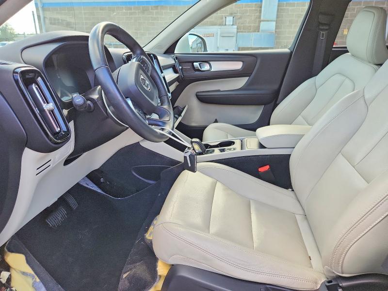 2019 VOLVO XC40 T5 MOMENTUM — Фото 7 из 14
