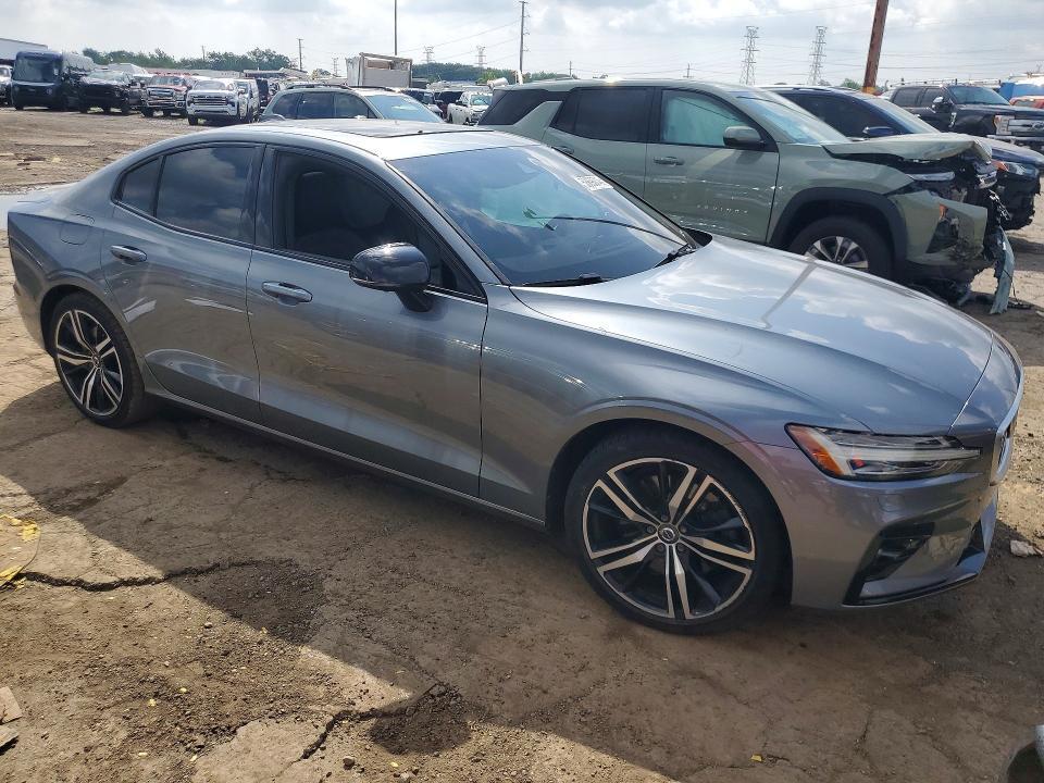 2019 VOLVO S60 T6 R-DESIGN — Фото 4 из 12