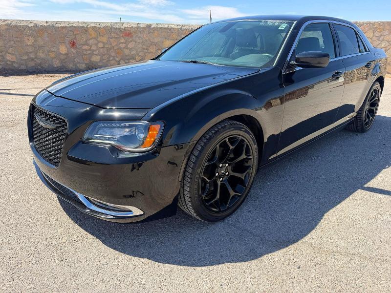 2C3CCAAG0FH785943 2015 CHRYSLER 300 photo no. 2