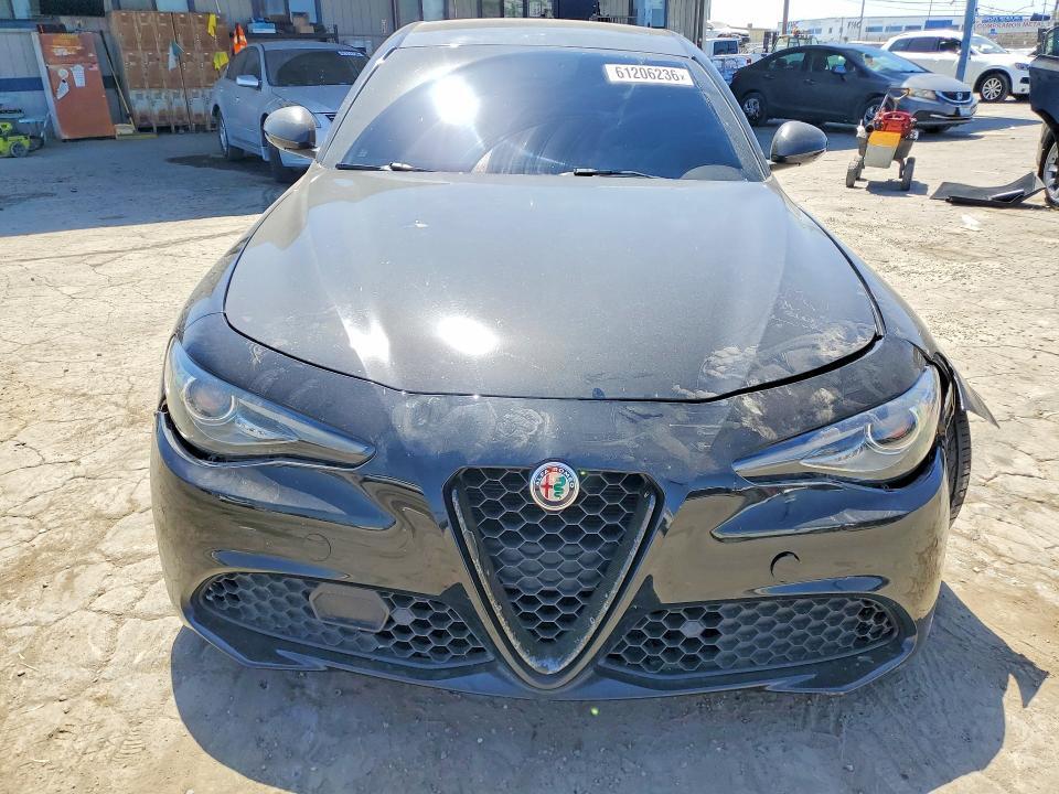 2018 ALFA ROMEO GIULIA TI — Фото 5 из 12