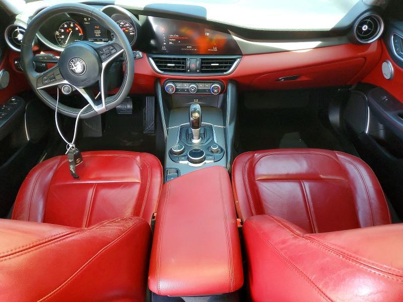 2018 ALFA ROMEO GIULIA TI — Фото 8 из 12