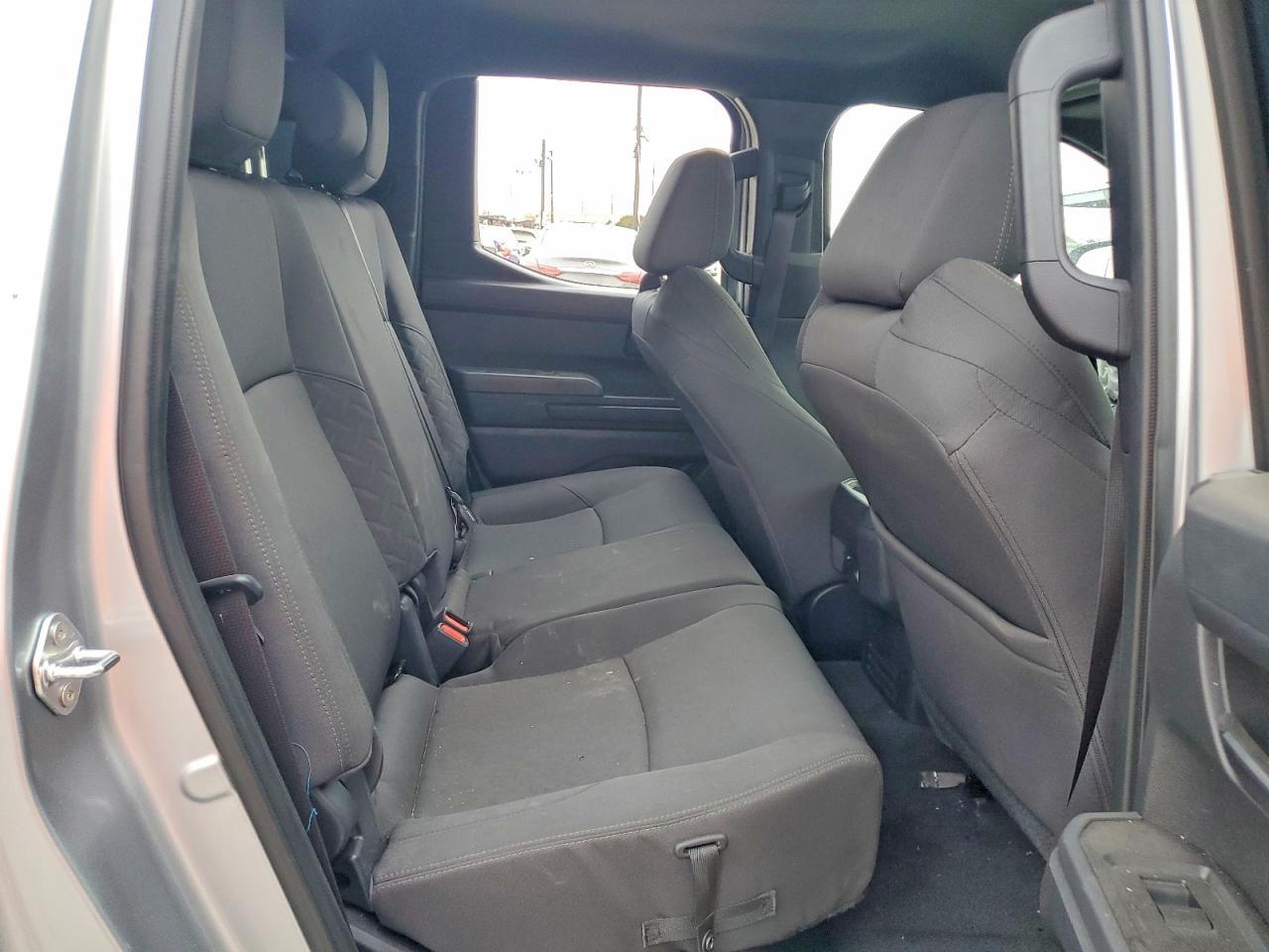 2025 TOYOTA TACOMA SR5 — Фото 10 из 12