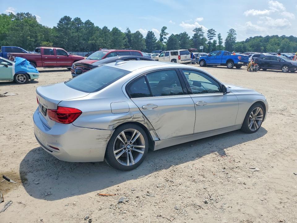 WBA8D9C55JA615560 2018 BMW 330 photo no. 3