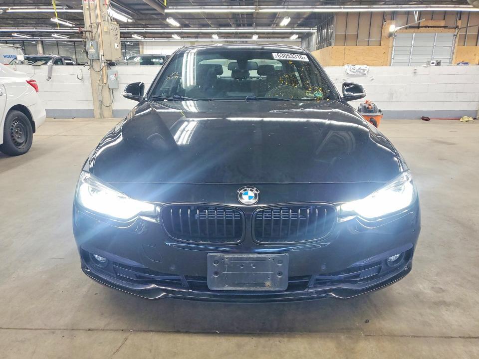 2018 BMW 330E — Фото 5 из 12
