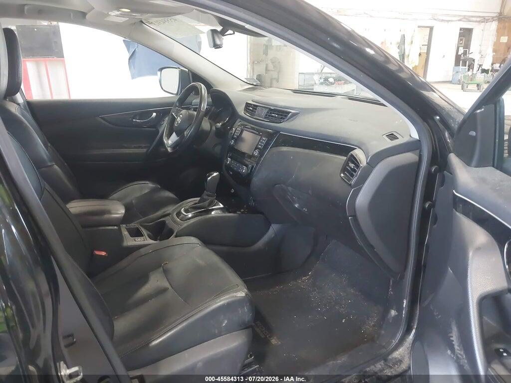 JN1BJ1CR7JW210571 2018 NISSAN ROGUE SPORT photo no. 5