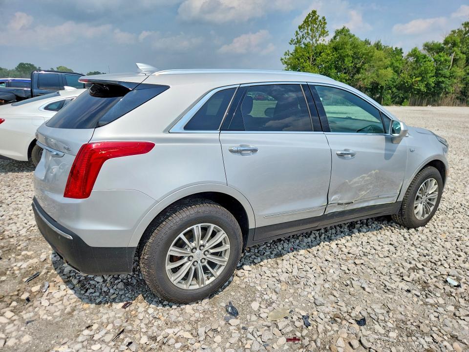 2018 CADILLAC XT5 LUXURY — Фото 3 из 13
