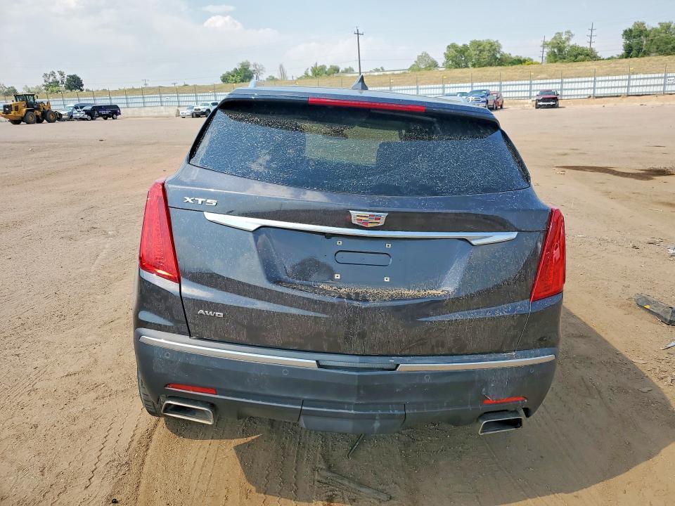 2018 CADILLAC XT5 LUXURY — Фото 6 из 12