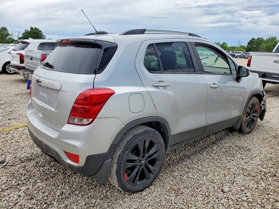 2018 CHEVROLET TRAX 1LT — Фото 3 из 12