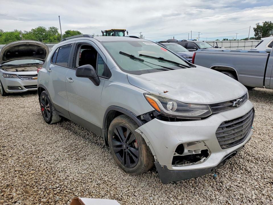 2018 CHEVROLET TRAX 1LT — Фото 4 из 12