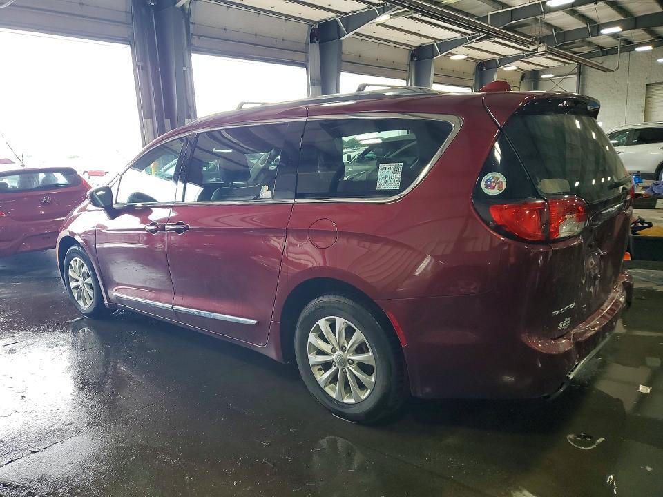 2C4RC1EG8JR214431 2018 CHRYSLER PACIFICA photo no. 2