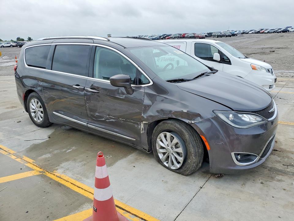2C4RC1BG6JR110475 2018 CHRYSLER PACIFICA photo no. 4