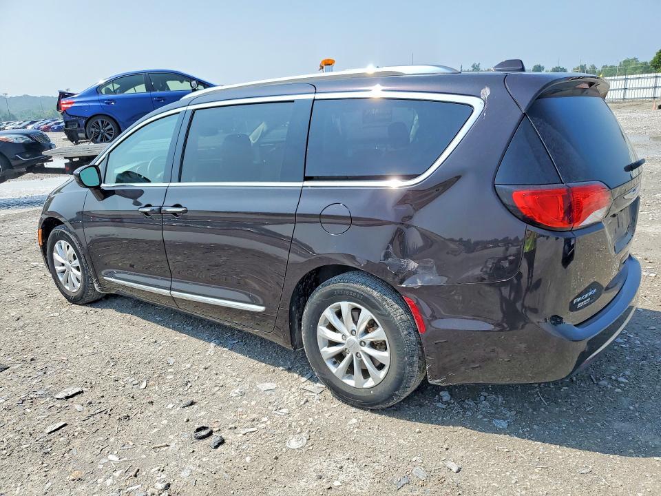 2018 CHRYSLER PACIFICA TOURING L — Фото 2 из 13