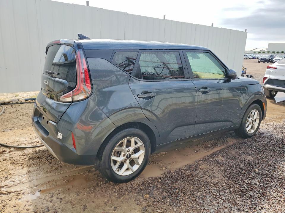2025 KIA SOUL LX — Фото 3 из 13