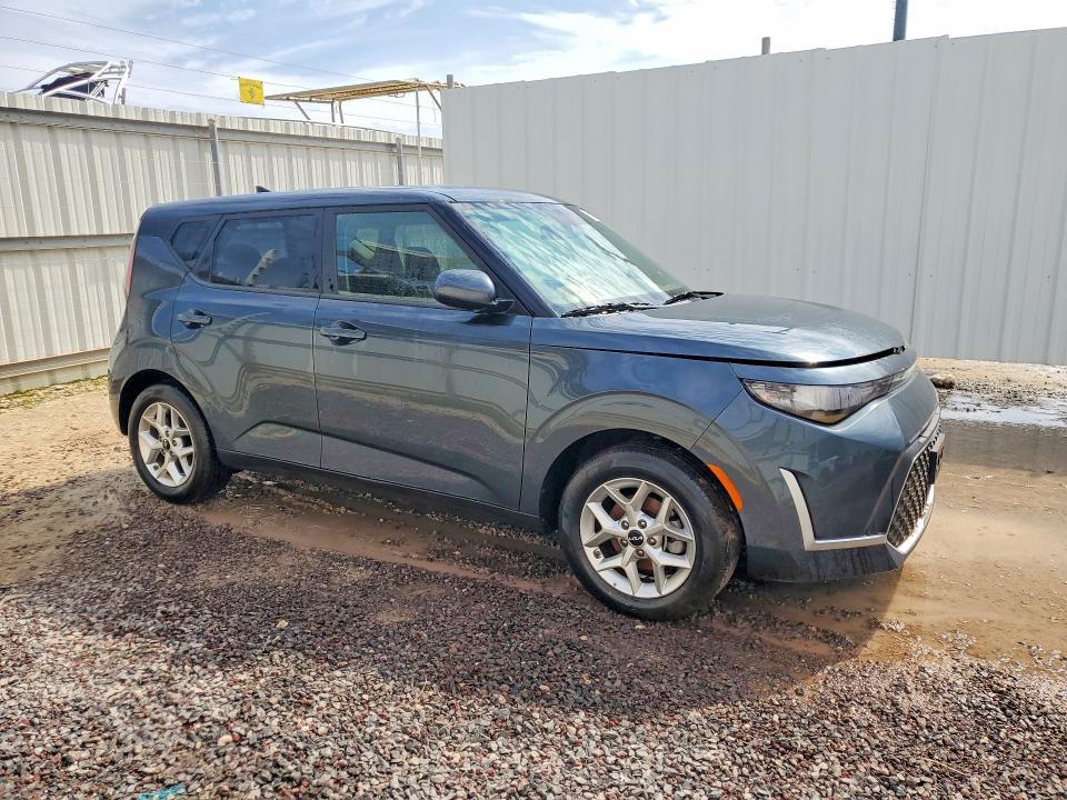 2025 KIA SOUL LX — Фото 4 из 13