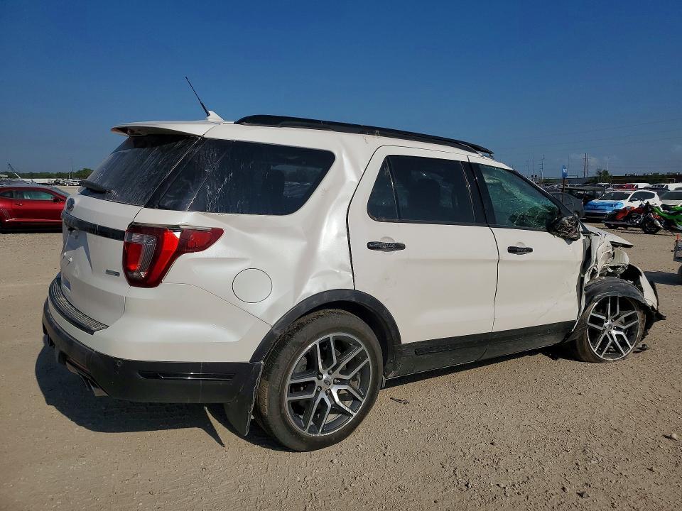 1FM5K8GT4JGA55795 2018 FORD EXPLORER photo no. 3