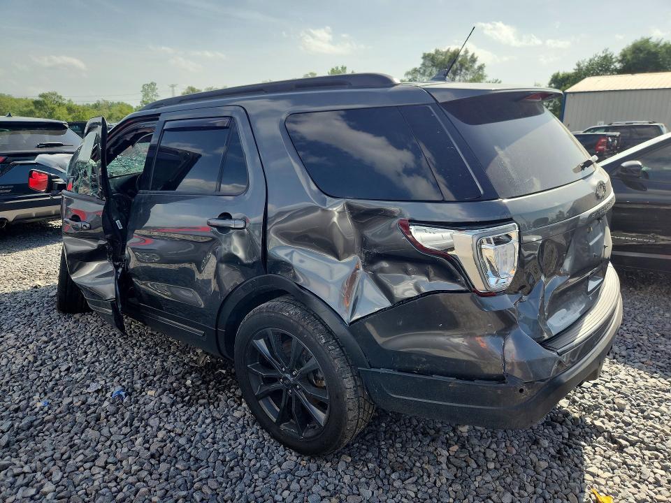 1FM5K8D88JGA25294 2018 FORD EXPLORER photo no. 2
