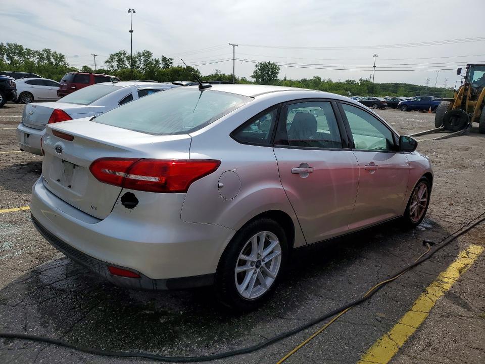 1FADP3F29JL277081 2018 FORD FOCUS photo no. 3