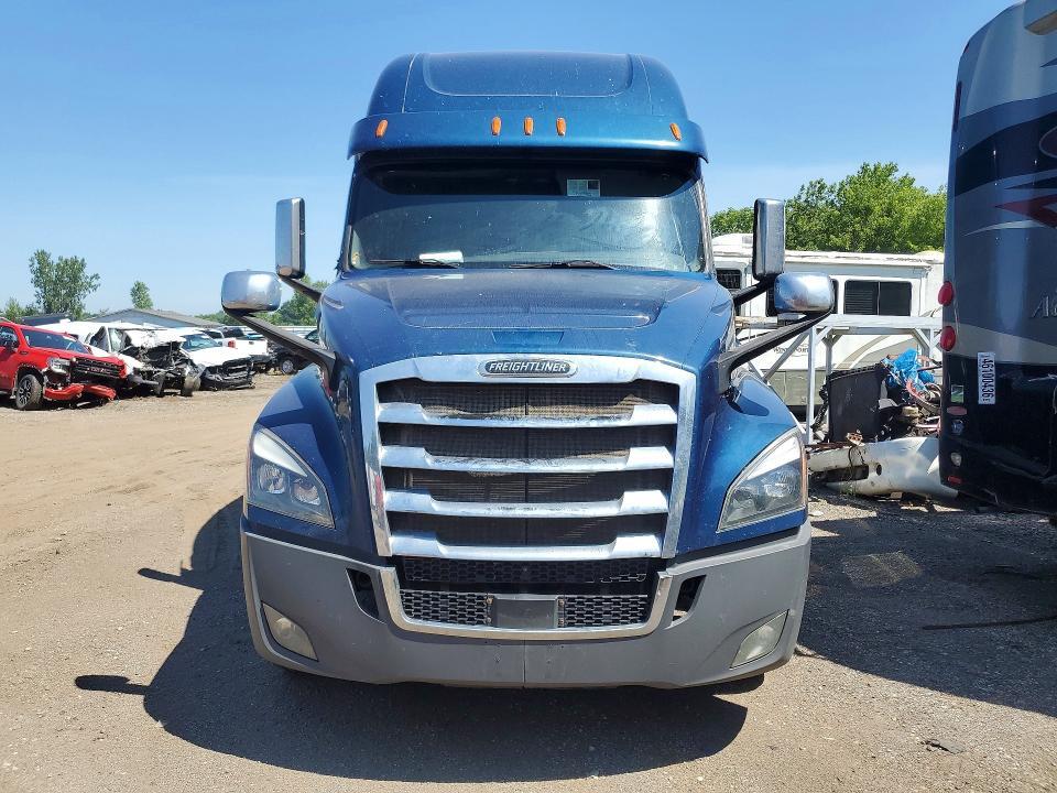3AKJHHDRXJSJY3618 2018 FREIGHTLINER CASCADIA 126 photo no. 5