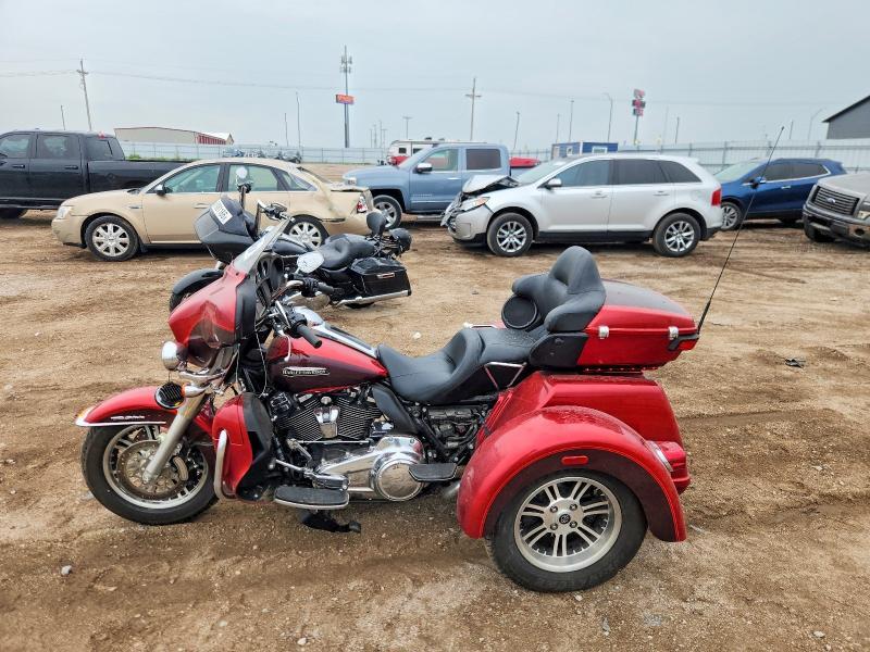 1HD1MAD18JB859780 2018 HARLEY-DAVIDSON FLHTCUTG photo no. 3