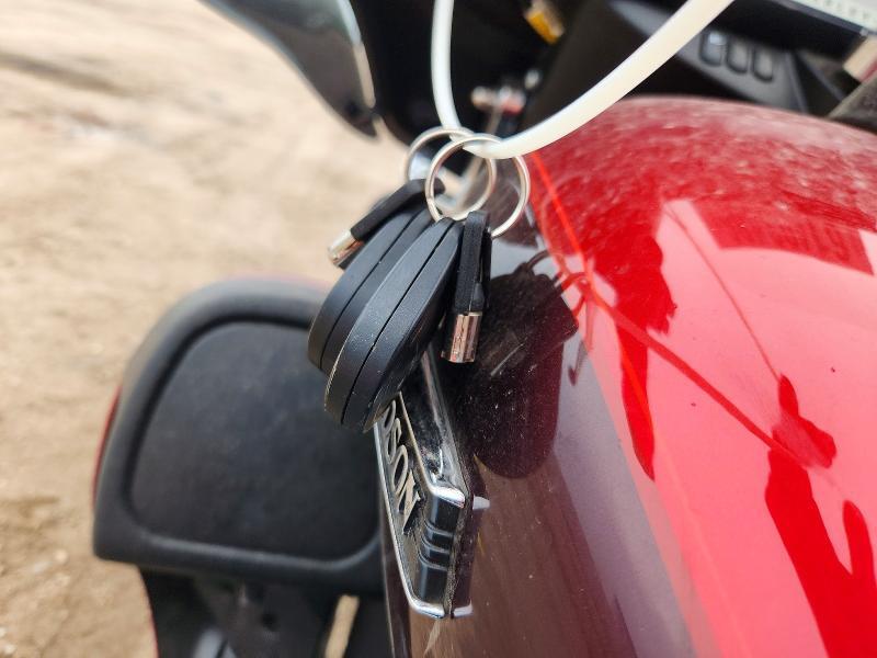 1HD1MAD18JB859780 2018 HARLEY-DAVIDSON FLHTCUTG photo no. 8
