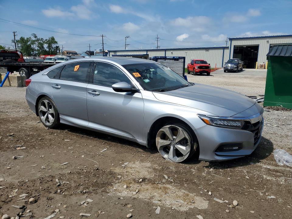 2018 HONDA ACCORD TOURING — Фото 4 из 12