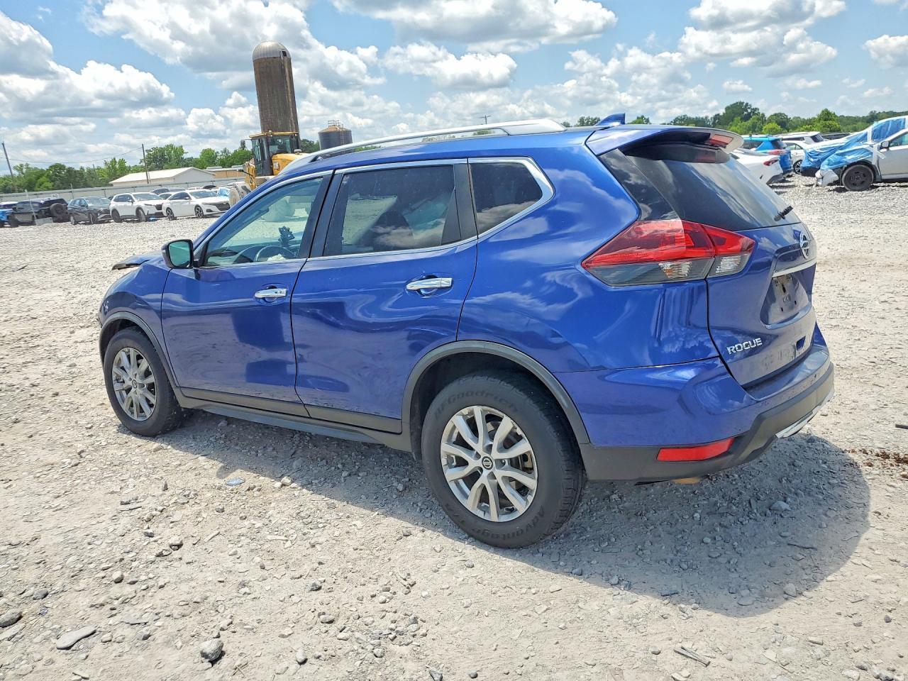 2018 NISSAN ROGUE SV — Фото 2 из 12