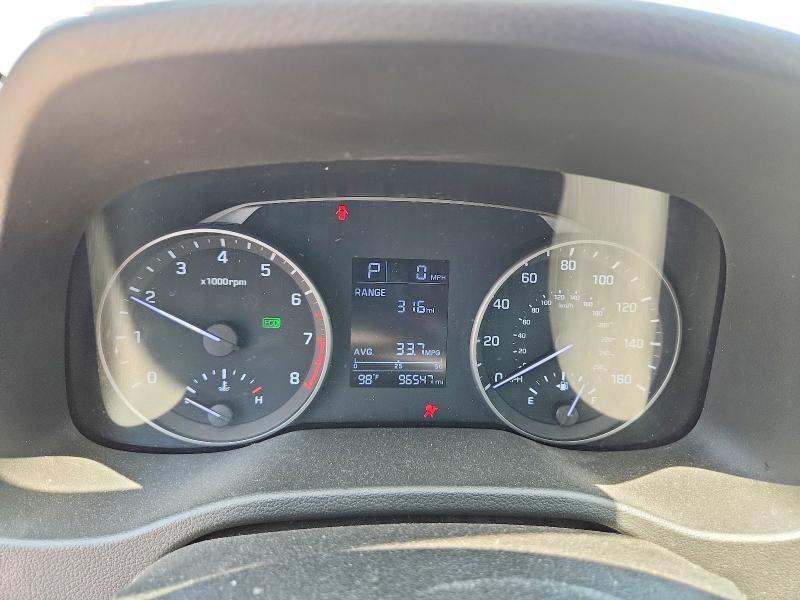 2018 HYUNDAI ELANTRA — Фото 9 из 12