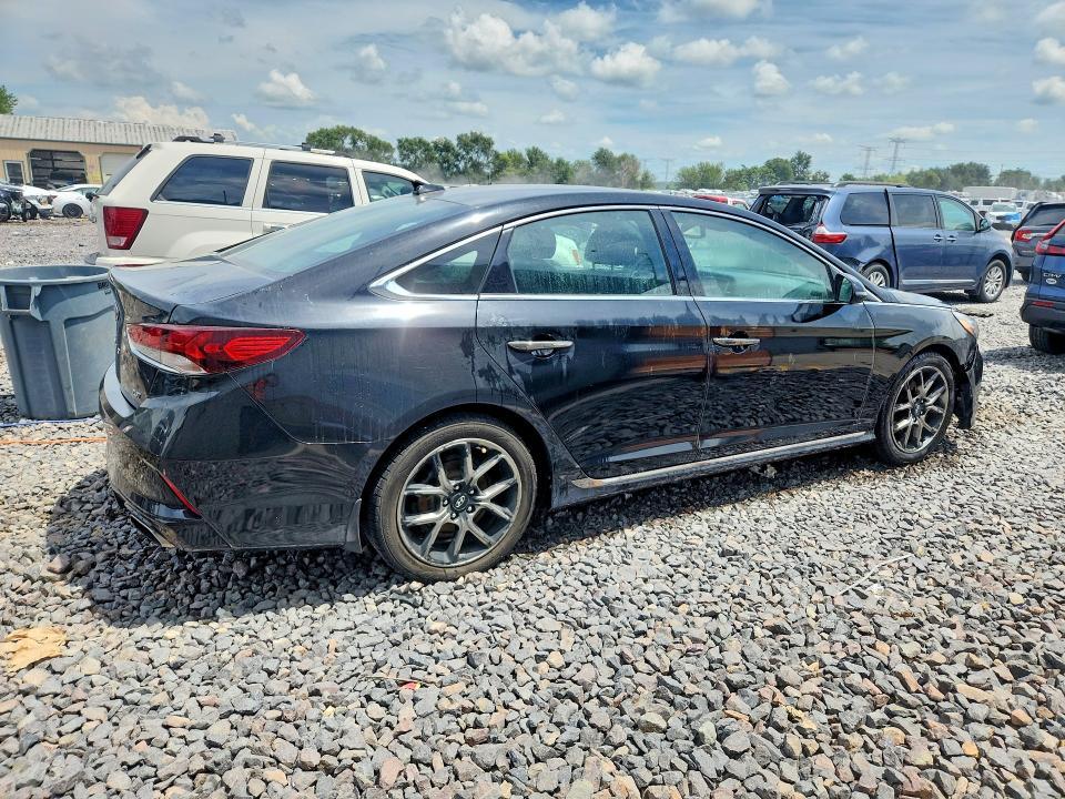 2018 HYUNDAI SONATA LIMITED 2.0T — Фото 3 из 12
