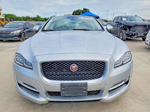 2018 JAGUAR XJ R - SPORT — Фото 4 из 12