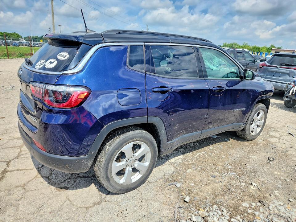 3C4NJDBB2JT201816 2018 JEEP COMPASS photo no. 3