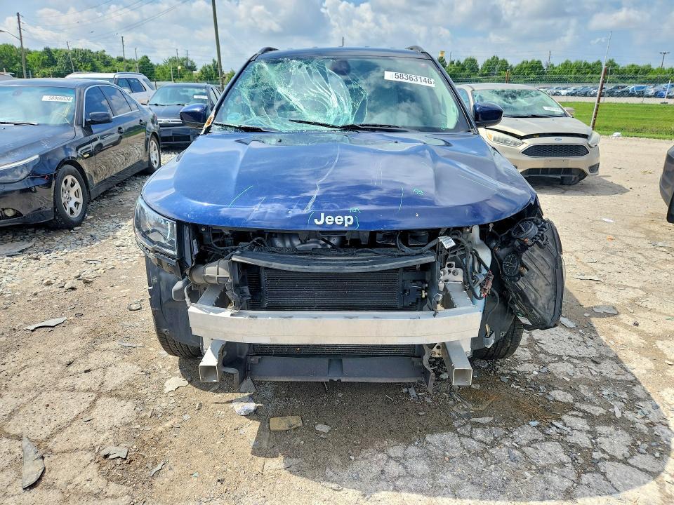 3C4NJDBB2JT201816 2018 JEEP COMPASS photo no. 5