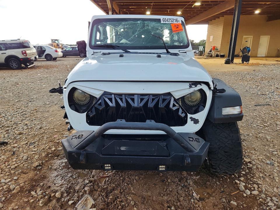 1C4HJXDG4JW167685 2018 JEEP WRANGLER UNLIMITED photo no. 5