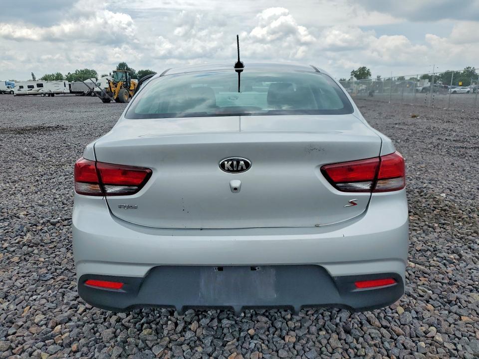 2018 KIA RIO S — Фото 6 из 12