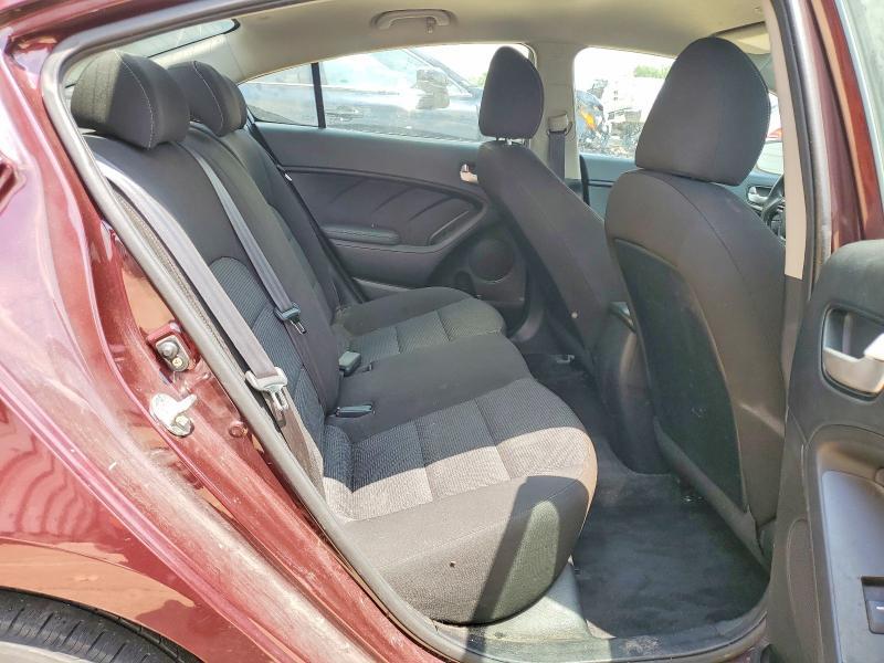2018 KIA FORTE LX — Фото 10 из 12