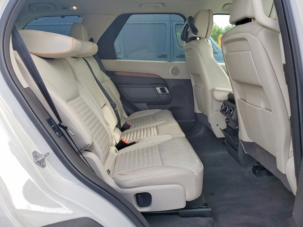 2018 LAND ROVER DISCOVERY HSE LUXURY — Фото 11 из 13